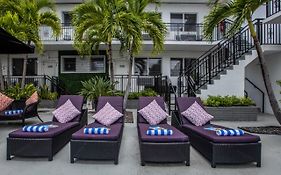 Beachside Apartment Hotel, Miami